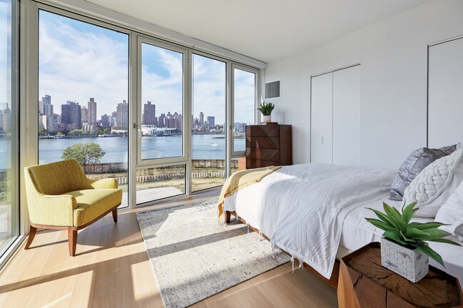 Building Photo - 10 Halletts Point