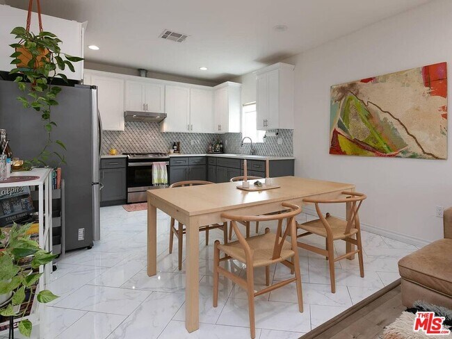 Foto del edificio - 632 S Evergreen Ave