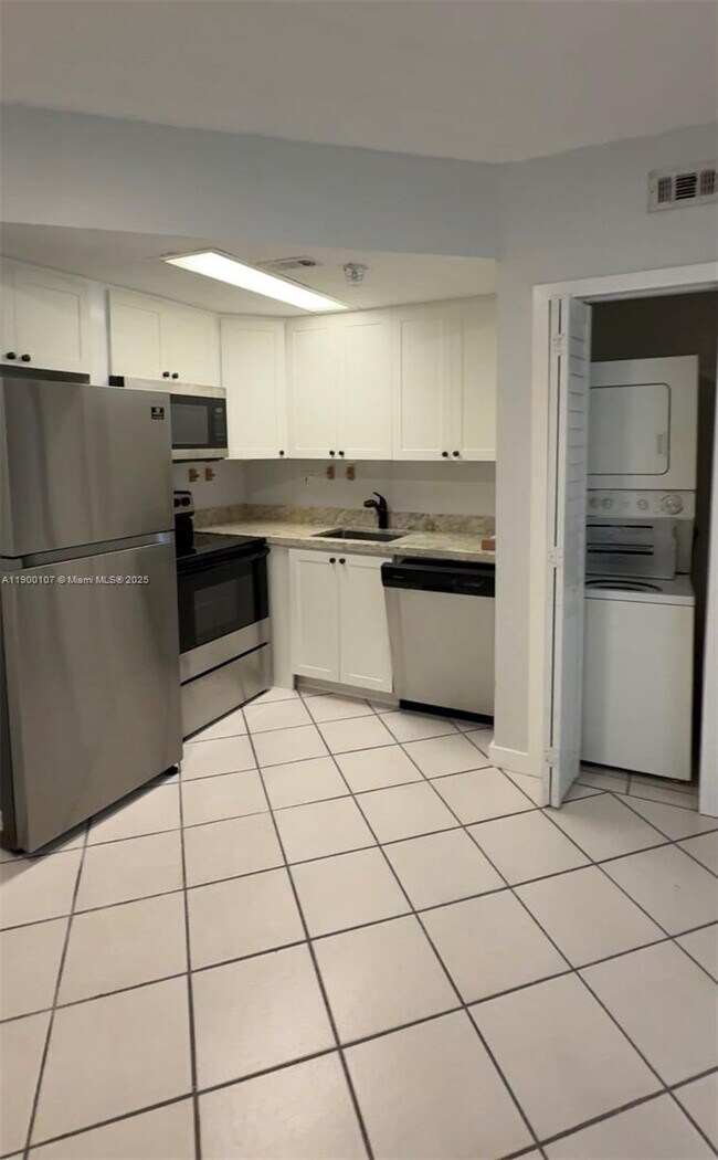 Foto del edificio - 3051 SW 27th Ave