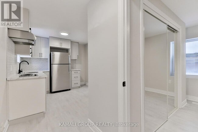 Building Photo - UNIT 1 - 93 MCMILLAN Dr
