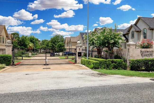 Foto del edificio - 11126 Sherwood Garden Dr