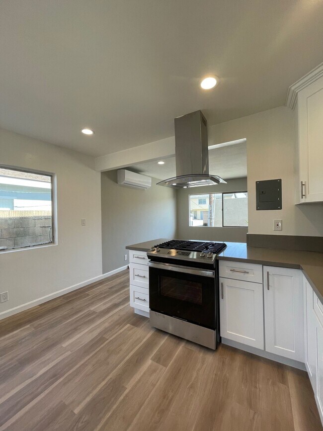 4176 Green Ave Unit 4176, Los Alamitos, CA 90720 Apartments in Los