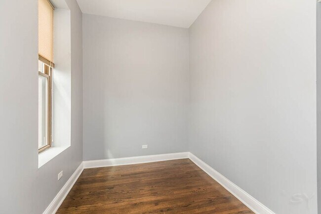 Foto del edificio - 1722 W Hastings St