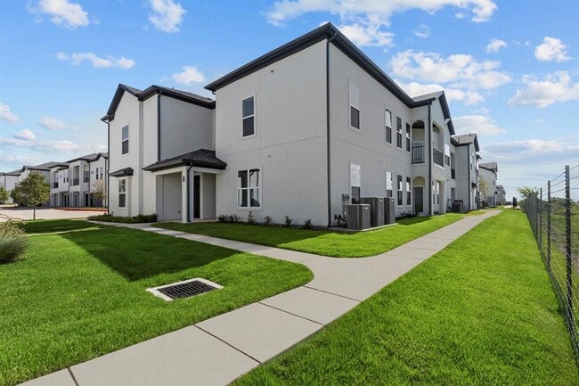 Building Photo - 1664 Hillside Terrace