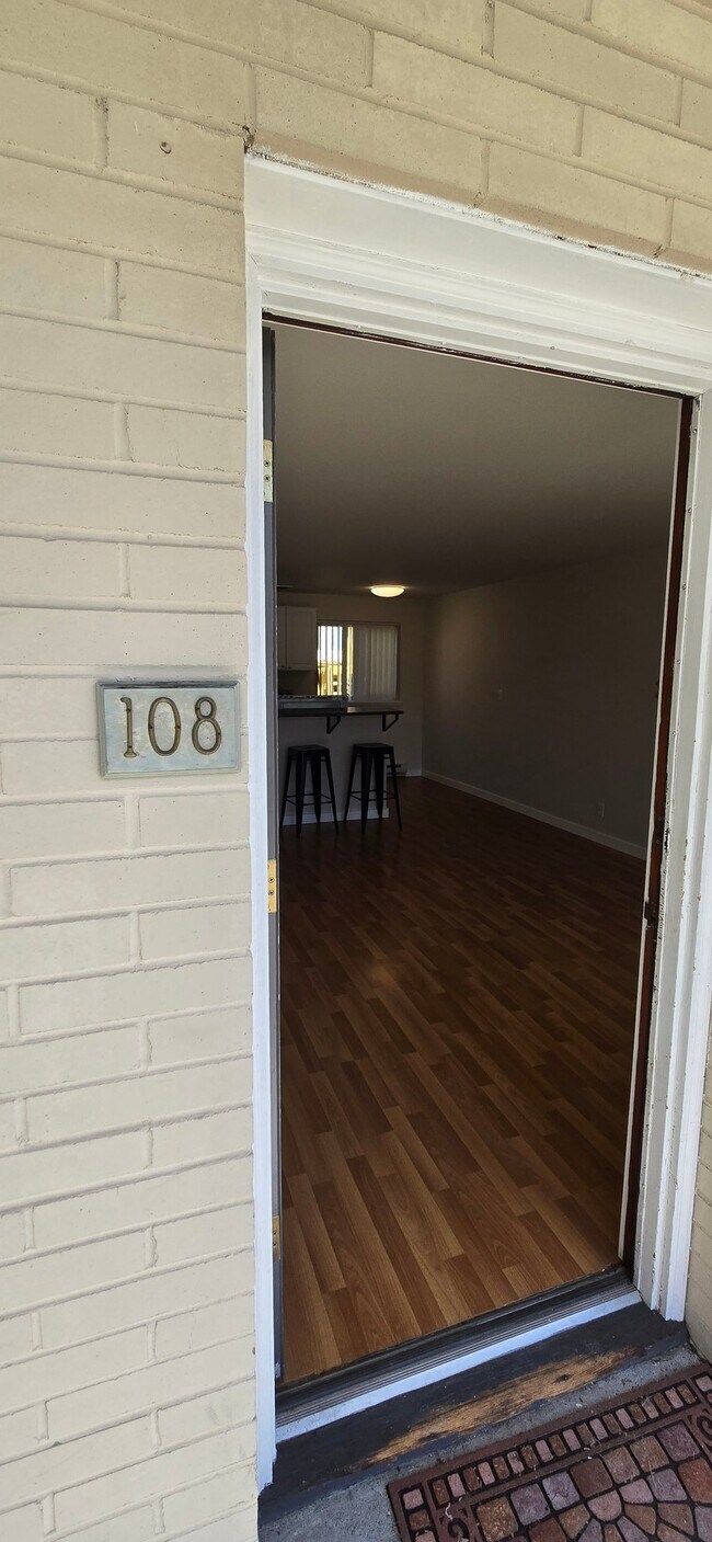 Foto del edificio - 400 NE 65th St