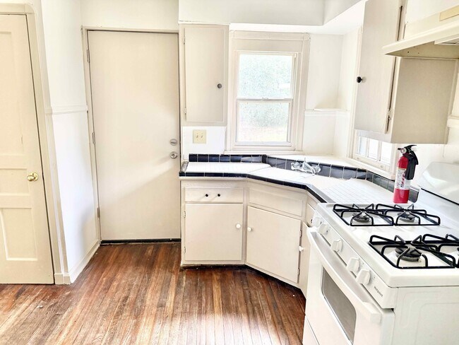 Foto del edificio - 1004 Rittiner Dr