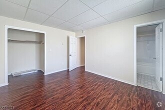 Building Photo - 28 W Blackwell St