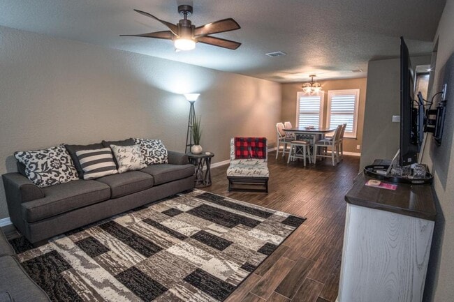 Photo - 5323 Dannelly Field House