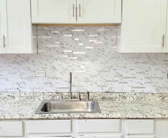 Photo - 5502 W Thompson St Apartment