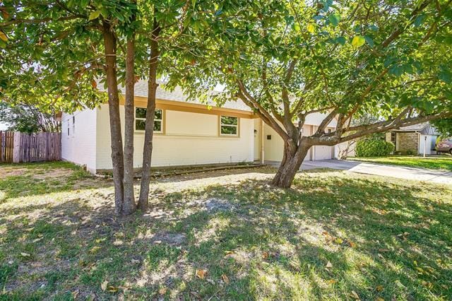 Building Photo - 921 Willow Cir S