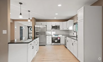 Building Photo - 2175 Gale Dr