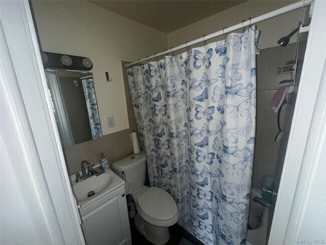 Foto del edificio - 14 Van Cott Ave