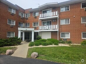 Building Photo - 25 E Palatine Rd