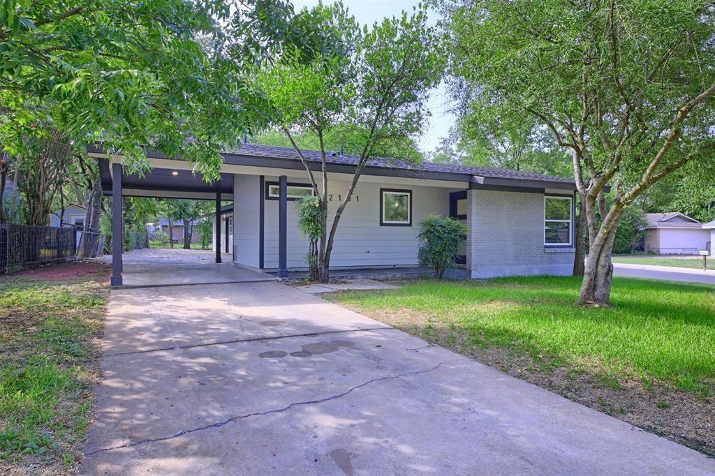 Primary Photo - 2101 Benwick Cir
