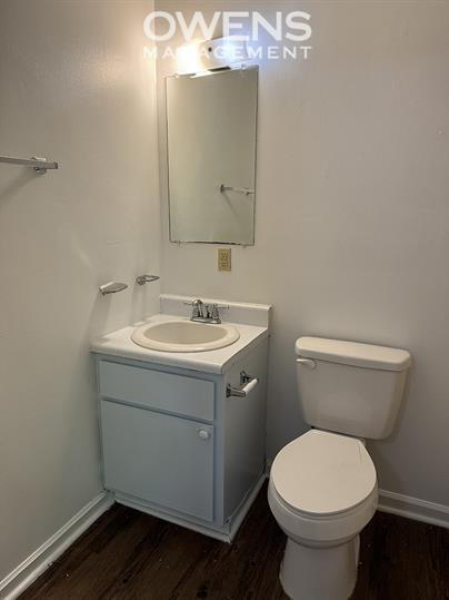 Building Photo - Duplex Available Immediately in North Hall