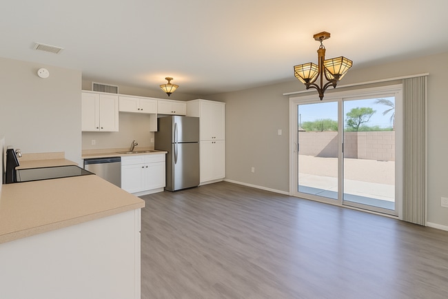 Building Photo - ? Newly Remodeled! 3-Bed/2-Bath in North P...