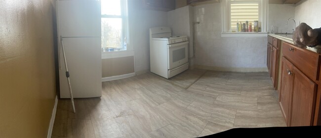 Building Photo - 168 Van Nostrand Ave