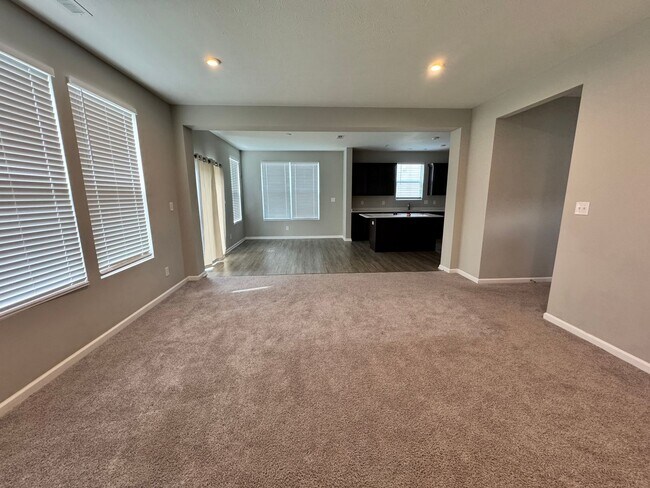 Foto del edificio - 3238 Creekridge Ct