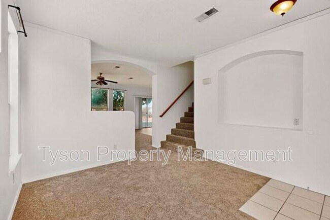 Foto del edificio - 10027 Silverton Dr NW