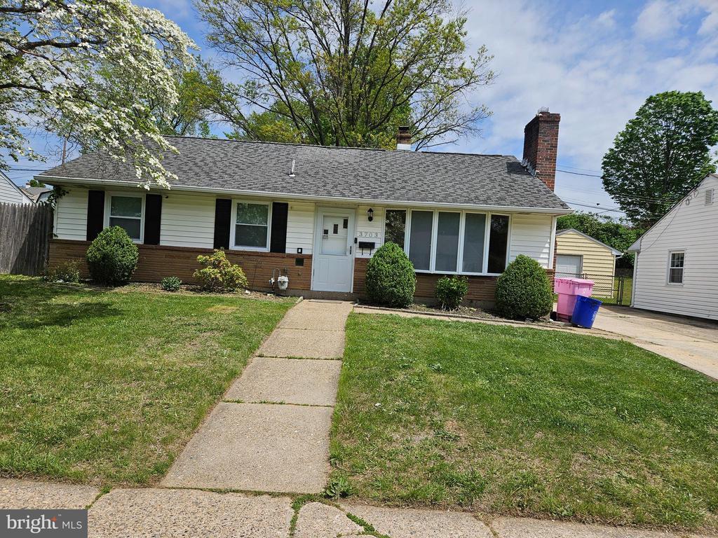 Foto principal - 3703 Windsor Dr