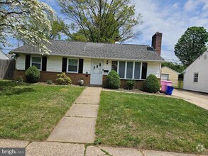 Building Photo - 3703 Windsor Dr