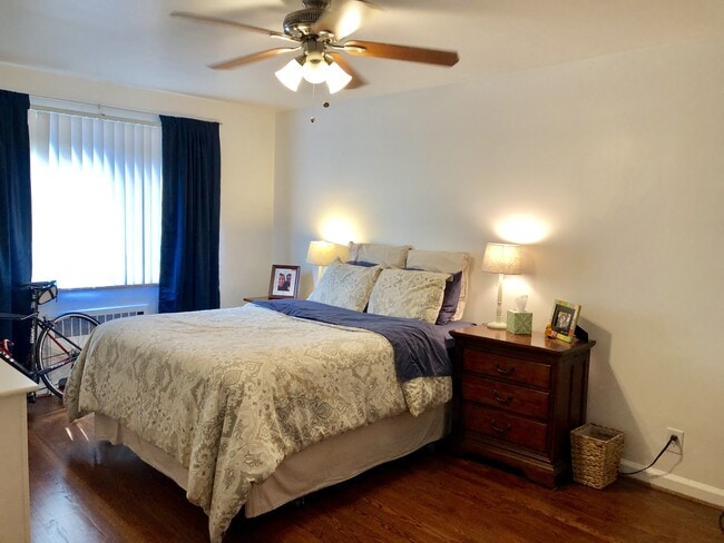 bed 1 - 6300 Girard Ave