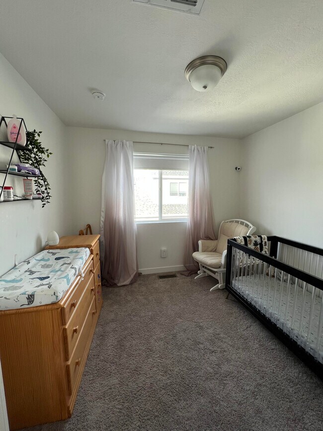 Bedroom 3 - 15237 S Reins Way