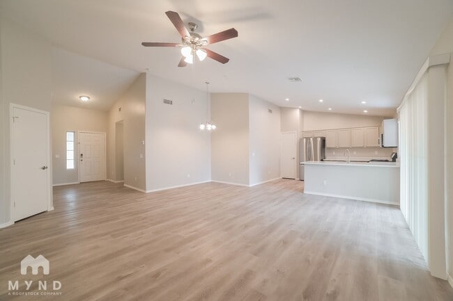 Foto del edificio - 2236 S 82nd Ln