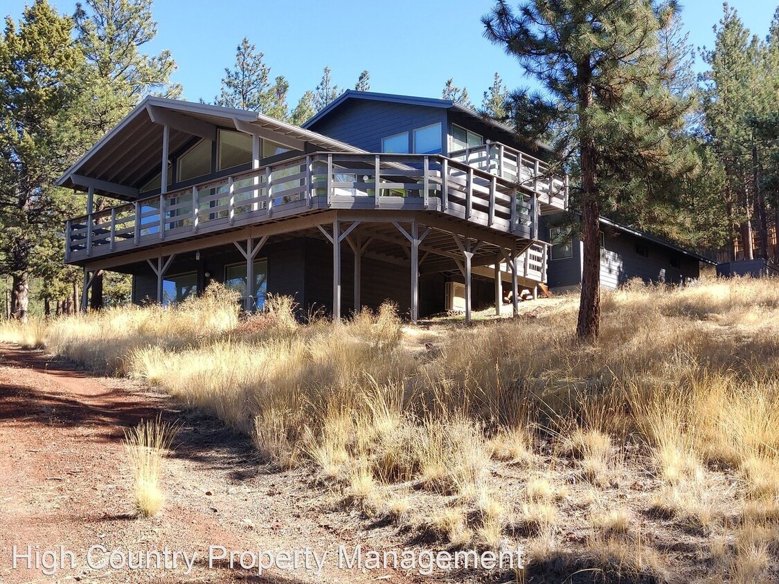 3 br, 2 bath House 63292 Saddleback Dr. House Rental in Bend, OR