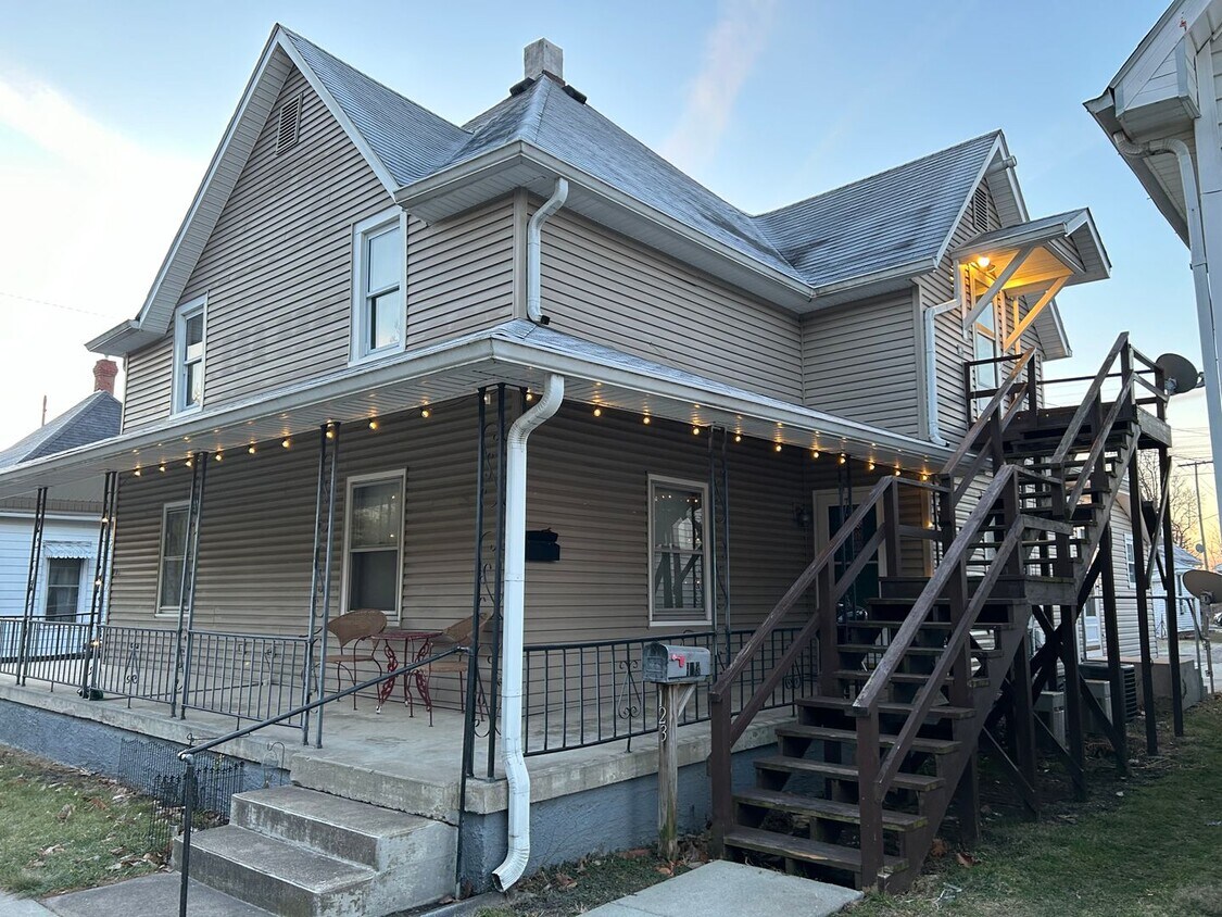 Primary Photo - 123 Walker St