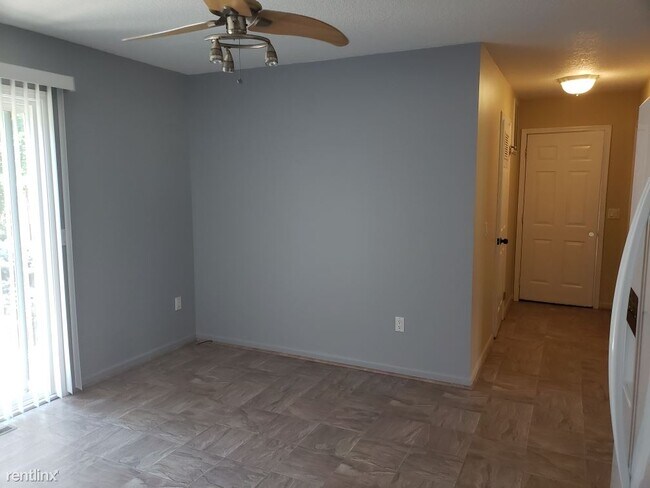 Building Photo - 2 br, 1.5 bath House - 8212 Shields Dr