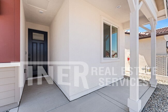 Building Photo - 3062 Pansona St