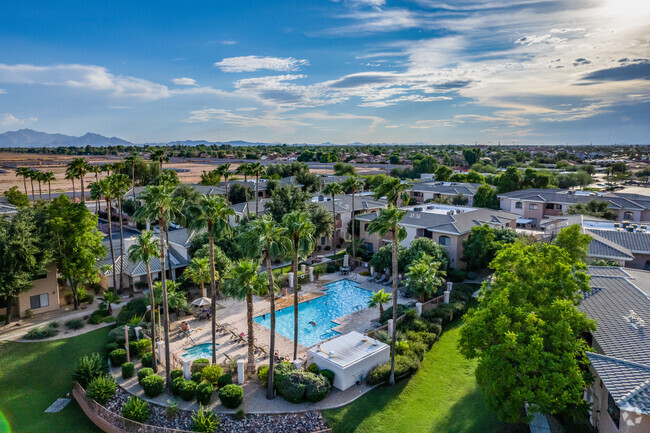 Foto del edificio - Desert Breeze Villas