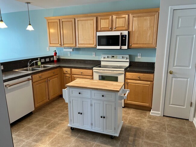 Foto del edificio - St. James School Area! Pet-friendly, 3 Bedroom, 2 Bath Home with Fenced Yard!