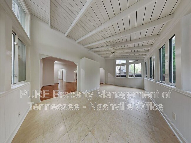Foto del edificio - 165 Hicks Rd