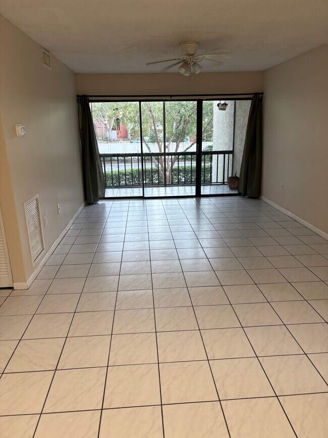 Foto del edificio - 3274 S Semoran Blvd