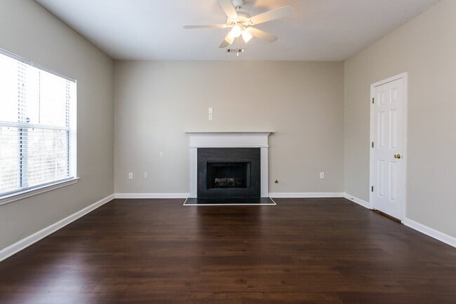 Building Photo - 3704 Lower Creek Dr