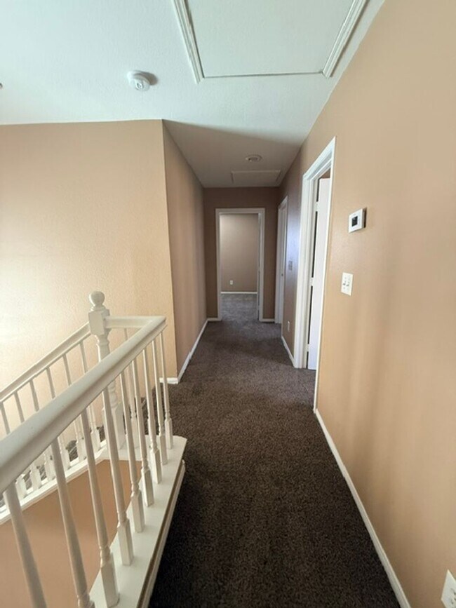 Foto del edificio - 5172 Dillingham Dr