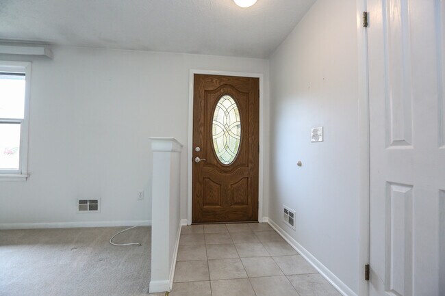 Building Photo - 98 Everwild Ln