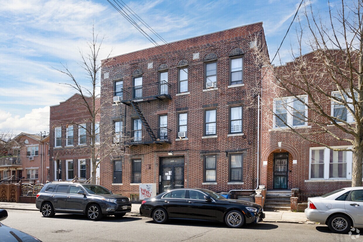 Foto del edificio - 446 Berriman St