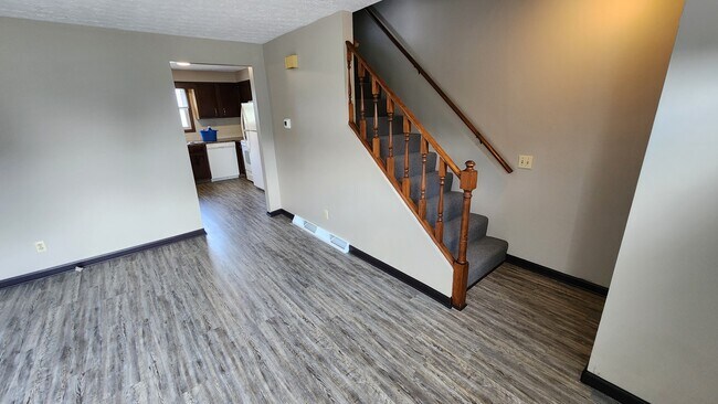 Foto del edificio - 615 Applegrove St NW