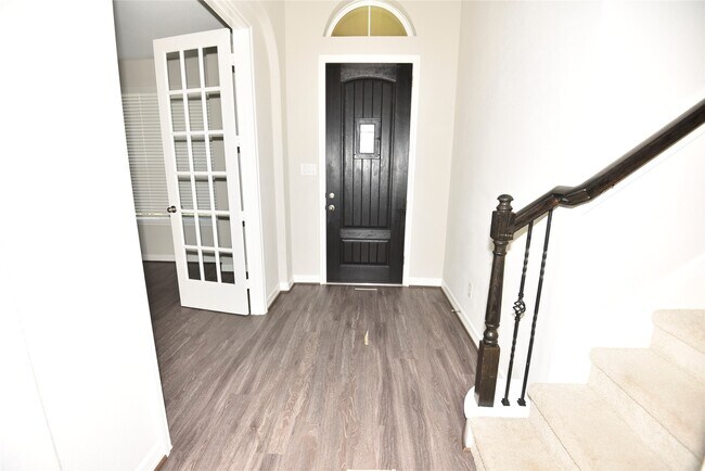 Building Photo - 14615 Birchwood Falls Trail