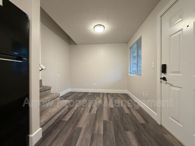 Building Photo - 877 N 26th St