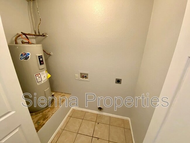 Building Photo - 6506 Santos St