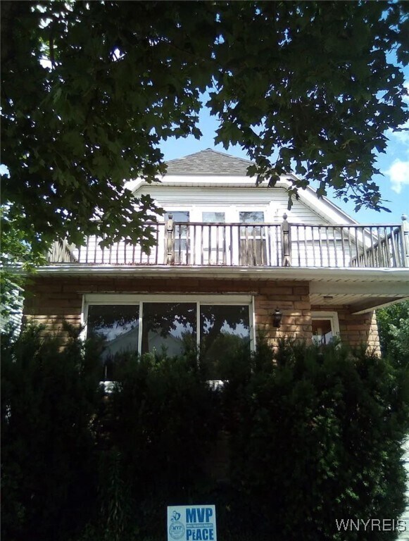 Foto del edificio - 113 Wilkes Ave