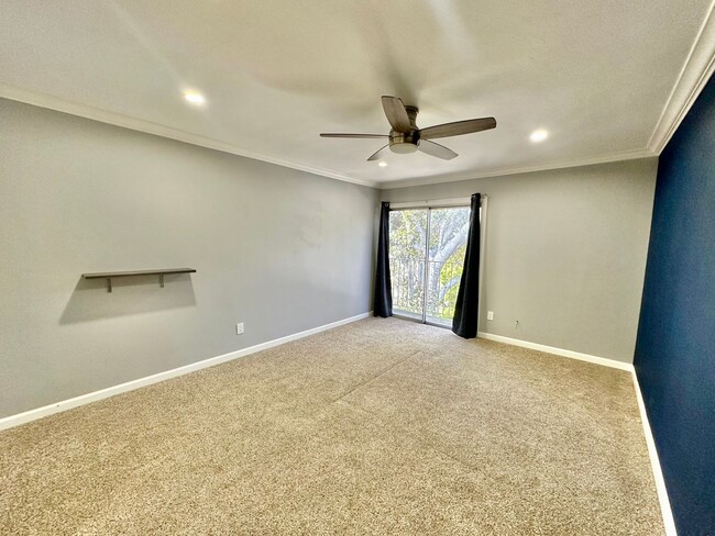 Foto del edificio - Stunning Condo Minutes from Downtown La Mesa