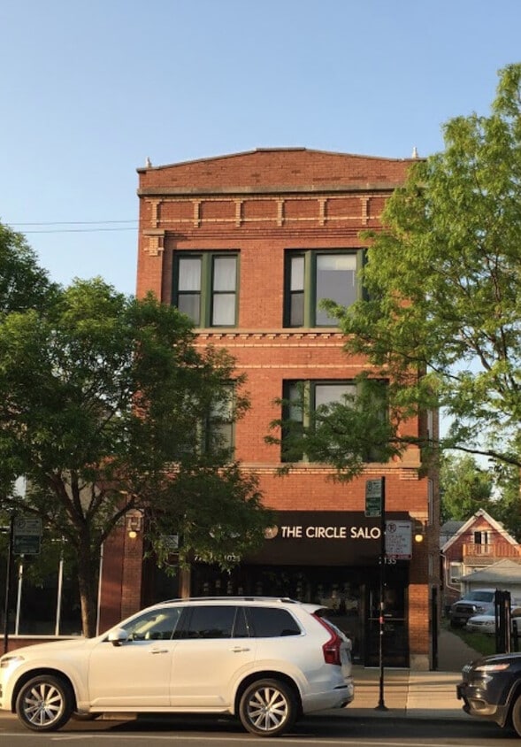 Primary Photo - 2135 W Division St