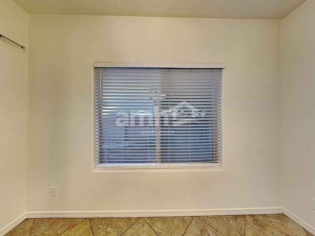 Foto del edificio - 4717 S Antonio