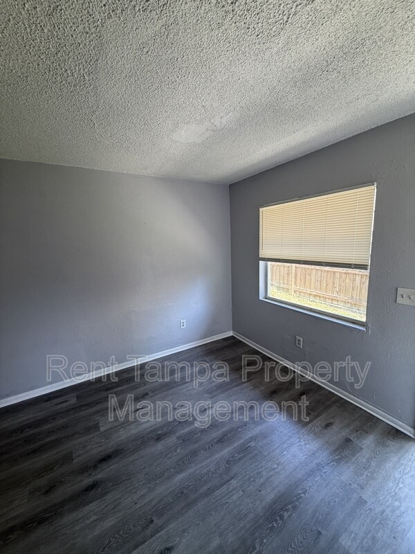 Foto del edificio - 8304 N Mulberry St