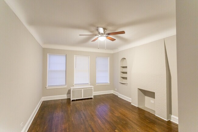 Foto del edificio - 2435 W Rosemont Ave